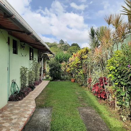 Marita'S Bed And Breakfast Nuevo Arenal Esterno foto