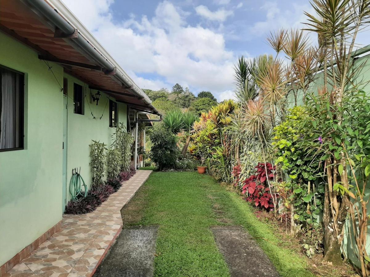 Marita'S Bed And Breakfast Nuevo Arenal Esterno foto